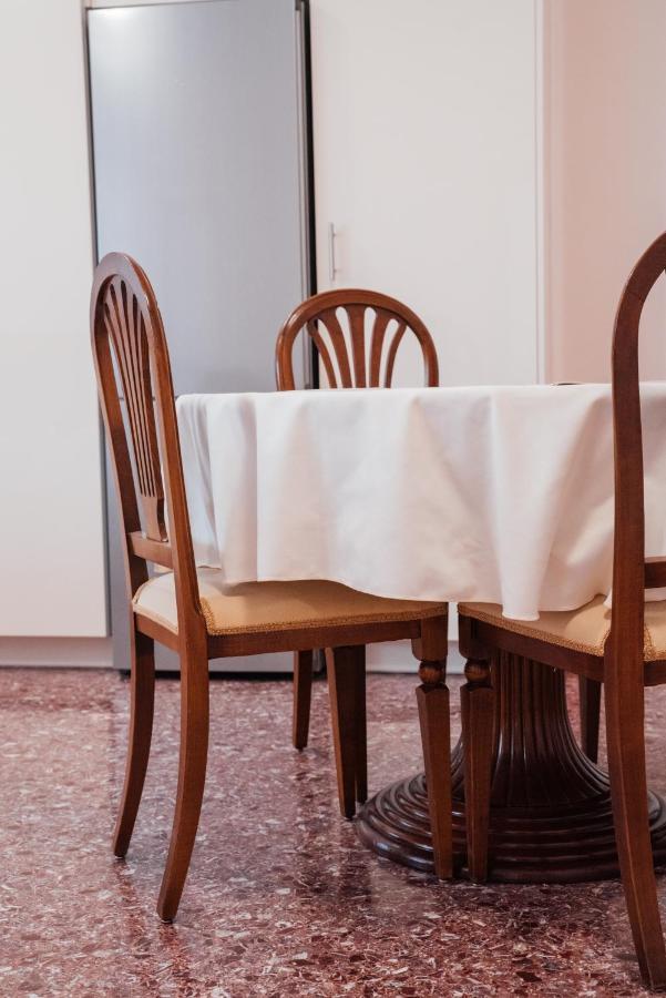 Luxury Apartment In Plaka - Acropolis Atene Esterno foto