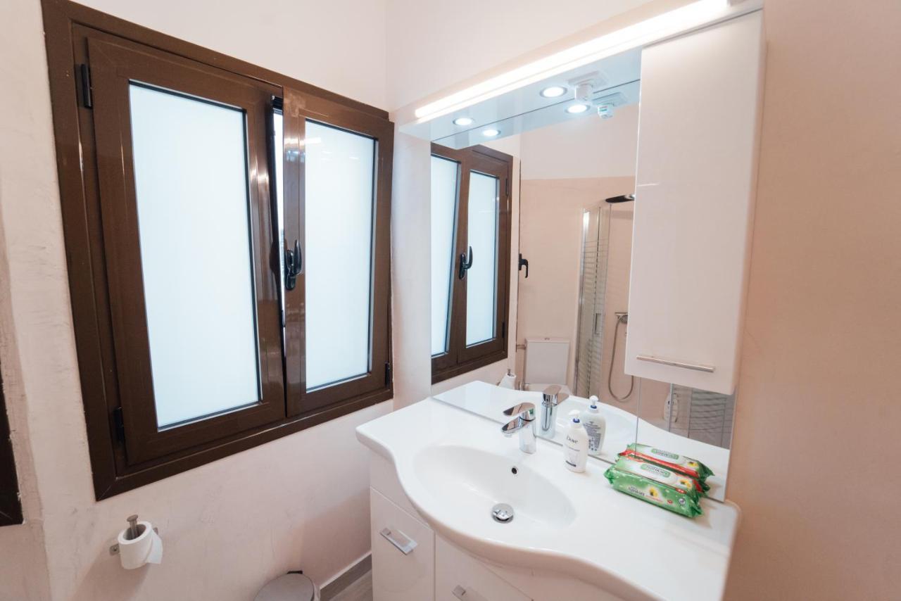 Luxury Apartment In Plaka - Acropolis Atene Esterno foto